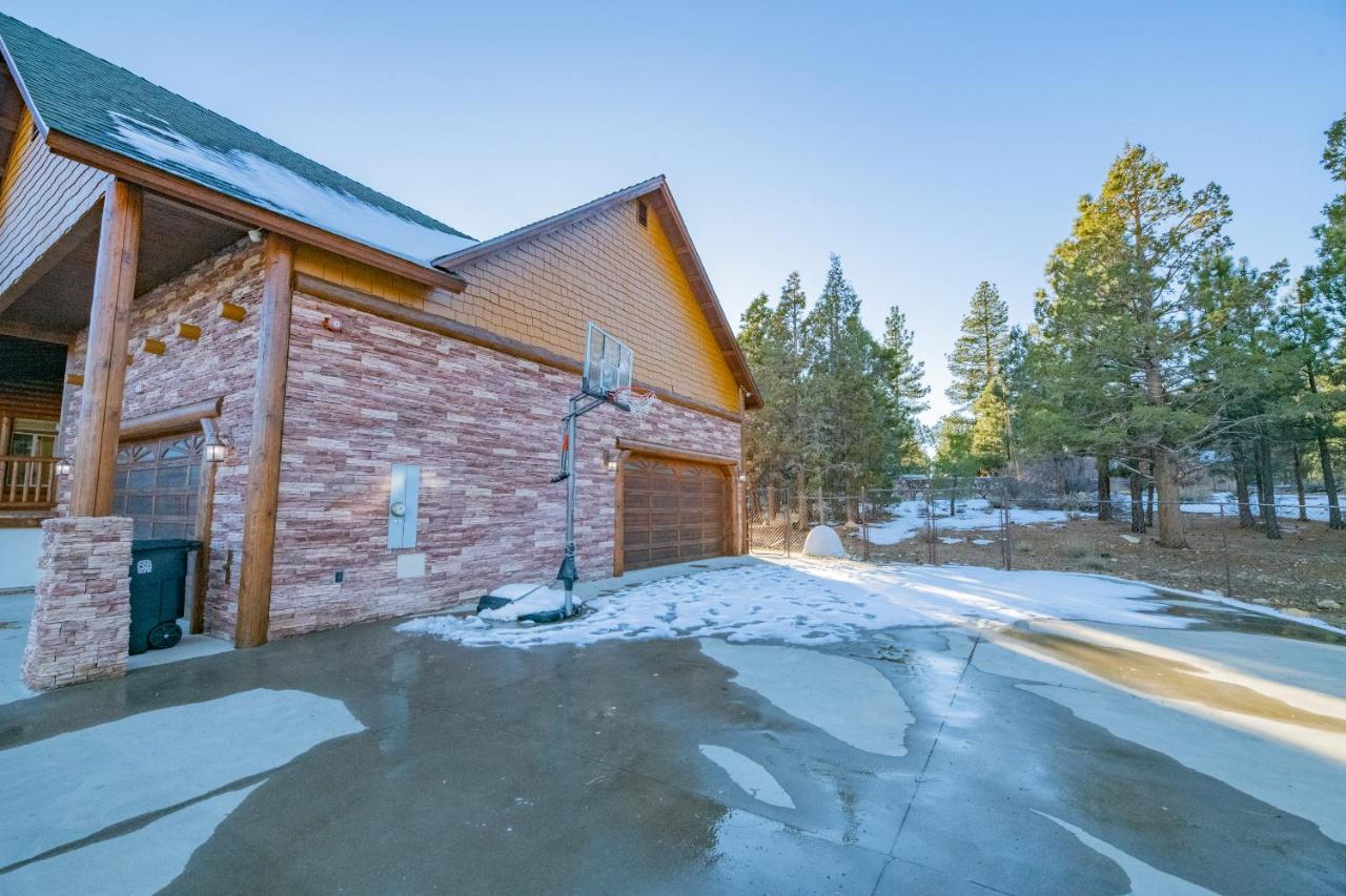 Meadowbrook Estates Ranch - Great Location, Great Lodge, Great Experience! Hot Tub And More! Big Bear City Exterior foto